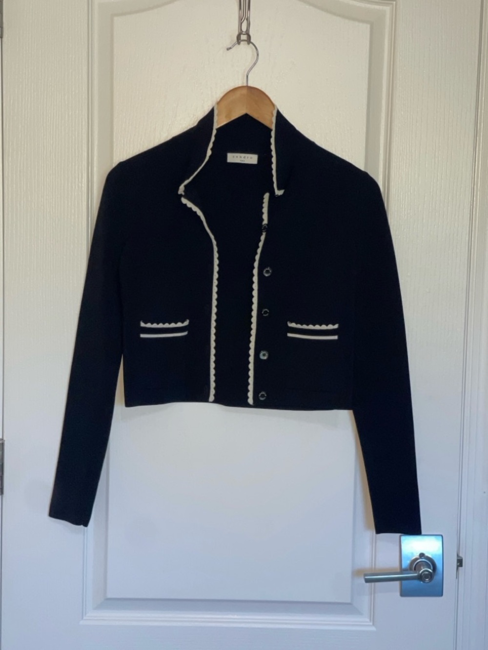 SANDRO LEANNA CROPPED SCALLOPED-TRIM Black Cropped Cardigan White Trim SZ 1 - Picture 7 of 11